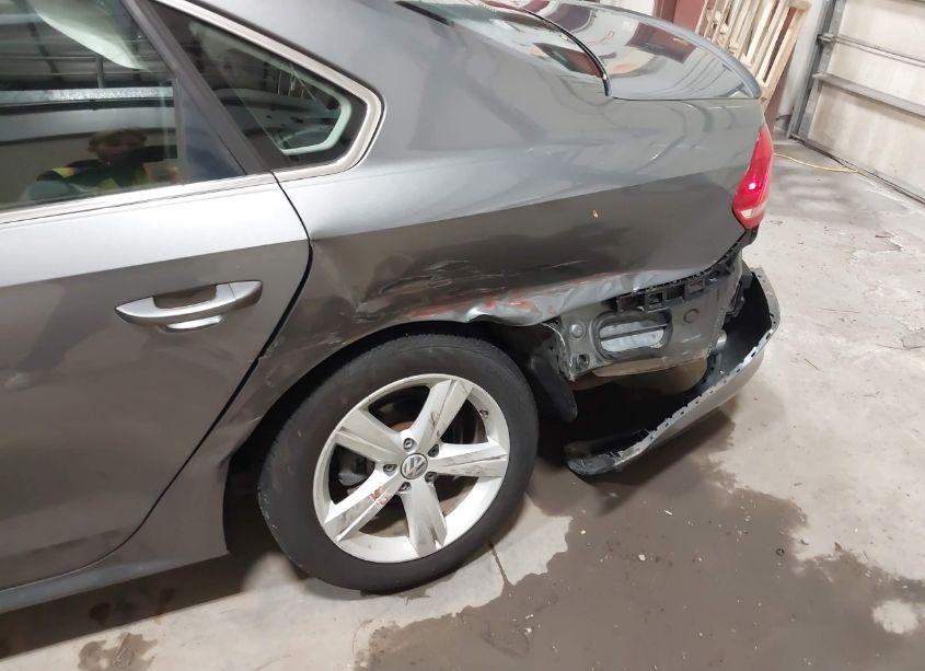 Photo 6 of 2013 Volkswagen Passat 2.0L TDI SE (VIN 1VWBN7A38DC081083)