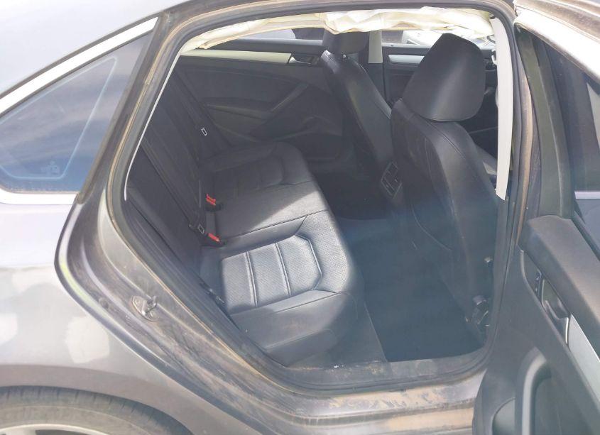 Photo 8 of 2013 Volkswagen Passat 2.0L TDI SE (VIN 1VWBN7A38DC112493)