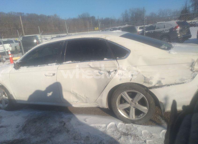 Photo 14 of 2013 Volkswagen Passat 2.0L TDI SE (VIN 1VWBN7A38DC123364)