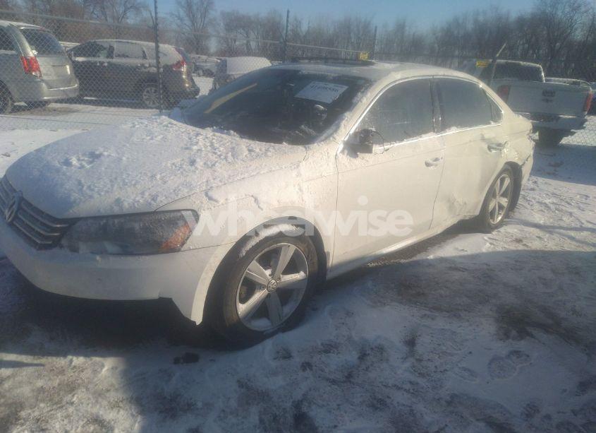 Photo 2 of 2013 Volkswagen Passat 2.0L TDI SE (VIN 1VWBN7A38DC123364)