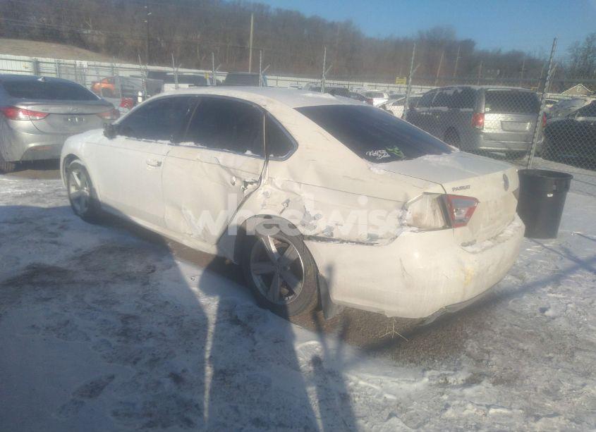 Photo 3 of 2013 Volkswagen Passat 2.0L TDI SE (VIN 1VWBN7A38DC123364)