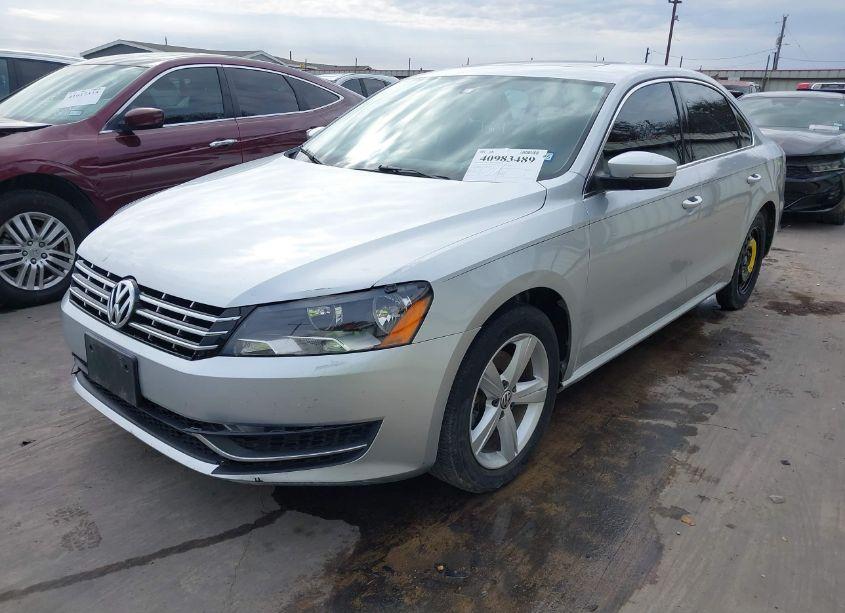 Photo 2 of 2013 Volkswagen Passat 2.0L TDI SE (VIN 1VWBN7A38DC150578)