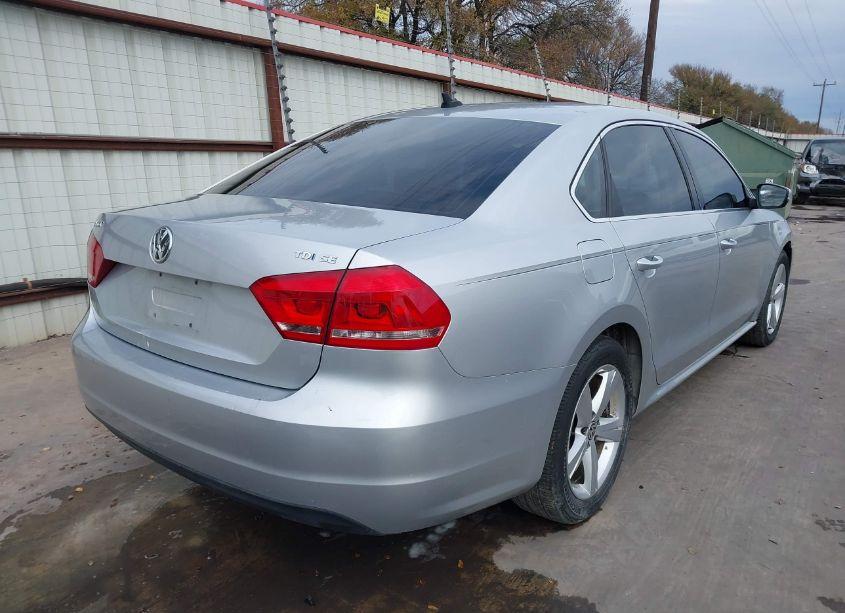 Photo 4 of 2013 Volkswagen Passat 2.0L TDI SE (VIN 1VWBN7A38DC150578)