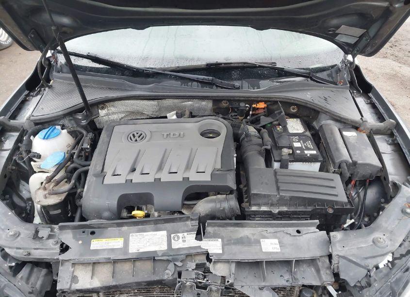 Photo 10 of 2014 Volkswagen Passat 2.0L TDI SE (VIN 1VWBN7A38EC026571)