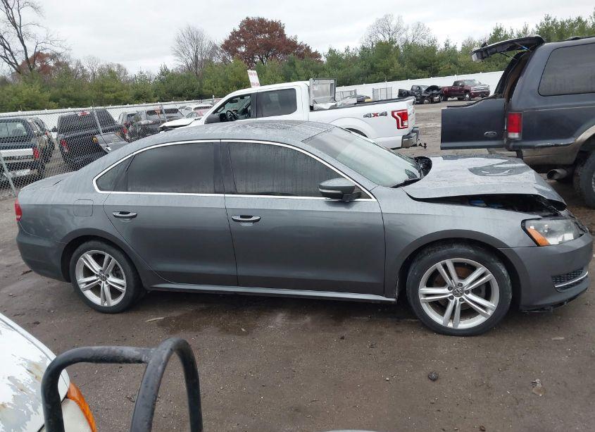 Photo 13 of 2014 Volkswagen Passat 2.0L TDI SE (VIN 1VWBN7A38EC026571)