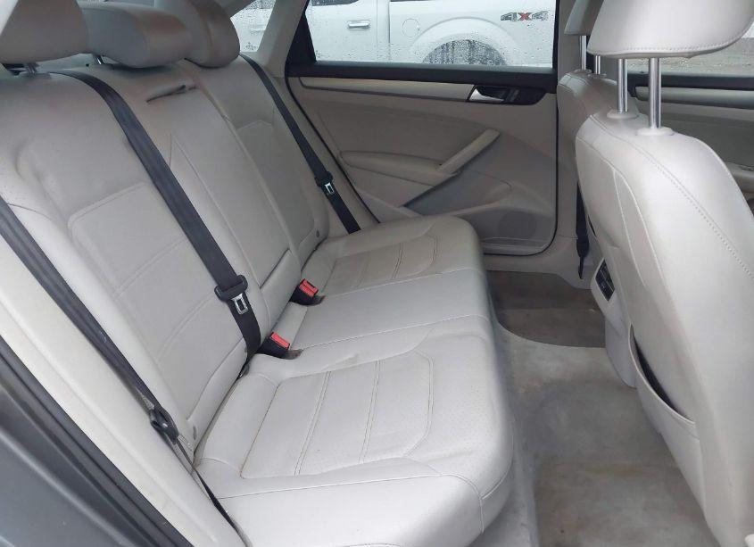 Photo 8 of 2014 Volkswagen Passat 2.0L TDI SE (VIN 1VWBN7A38EC026571)