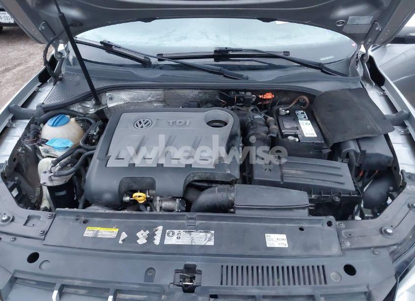 Photo 10 of 2014 Volkswagen Passat 2.0L TDI SE (VIN 1VWBN7A38EC064401)