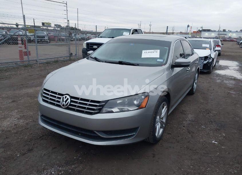 Photo 2 of 2014 Volkswagen Passat 2.0L TDI SE (VIN 1VWBN7A38EC064401)