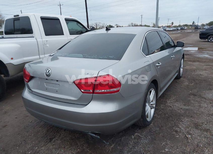 Photo 4 of 2014 Volkswagen Passat 2.0L TDI SE (VIN 1VWBN7A38EC064401)