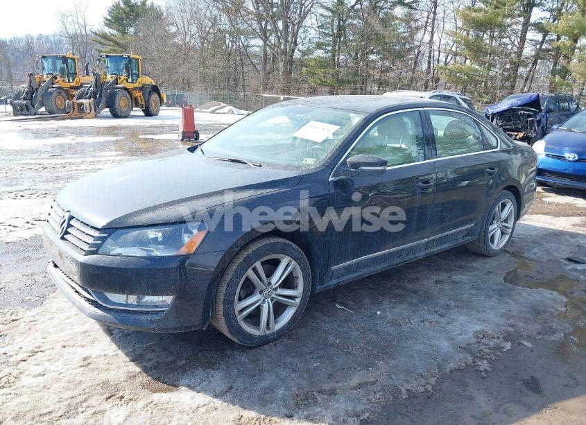 Photo 2 of 2014 Volkswagen Passat 2.0L TDI SE (VIN 1VWBN7A38EC066827)