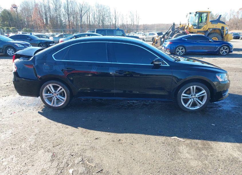 Photo 13 of 2014 Volkswagen Passat 2.0L TDI SE (VIN 1VWBN7A38EC086172)