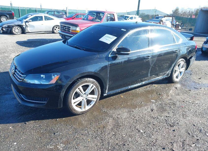 Photo 2 of 2014 Volkswagen Passat 2.0L TDI SE (VIN 1VWBN7A38EC086172)