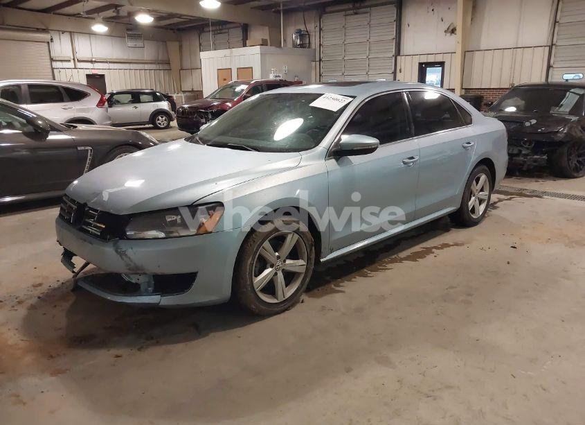 Photo 2 of 2012 Volkswagen Passat 2.0L TDI SE (VIN 1VWBN7A39CC102733)