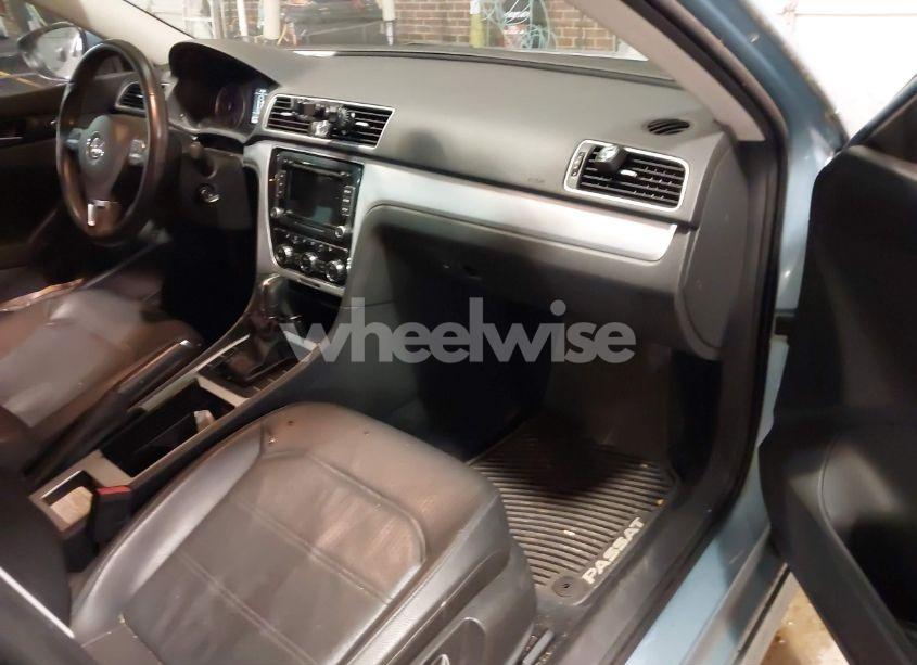 Photo 5 of 2012 Volkswagen Passat 2.0L TDI SE (VIN 1VWBN7A39CC102733)