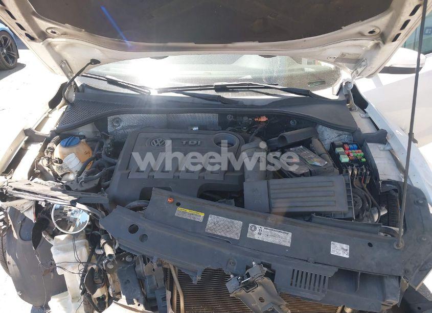 Photo 10 of 2013 Volkswagen Passat 2.0L TDI SE (VIN 1VWBN7A39DC037917)