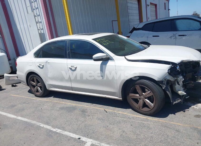 Photo 13 of 2013 Volkswagen Passat 2.0L TDI SE (VIN 1VWBN7A39DC037917)