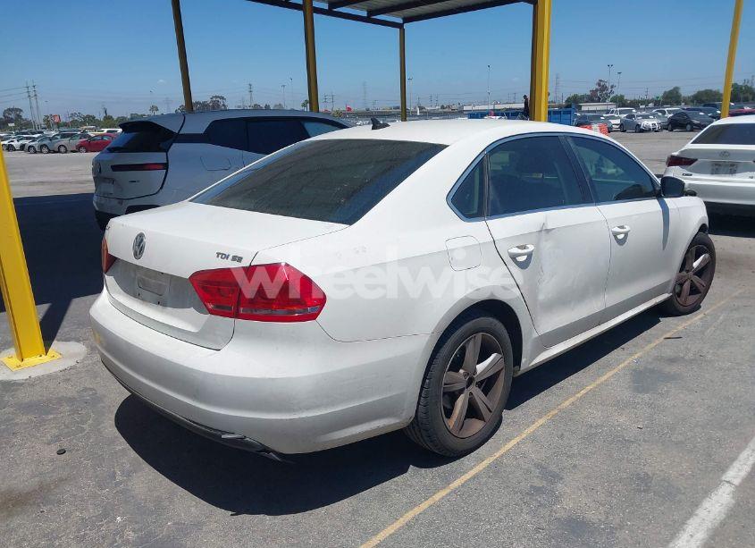 Photo 4 of 2013 Volkswagen Passat 2.0L TDI SE (VIN 1VWBN7A39DC037917)