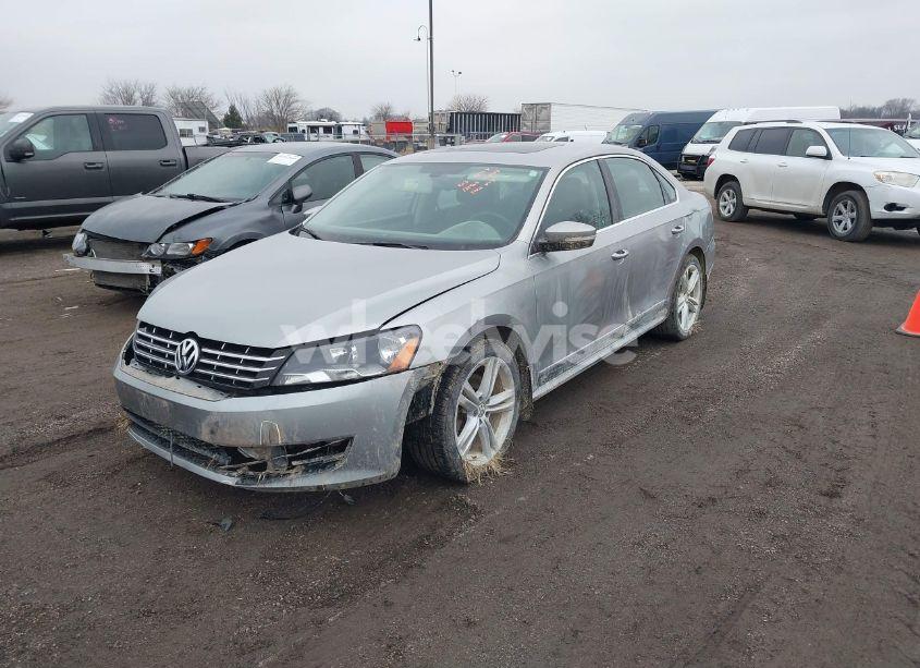 Photo 2 of 2013 Volkswagen Passat 2.0L TDI SE (VIN 1VWBN7A39DC055107)