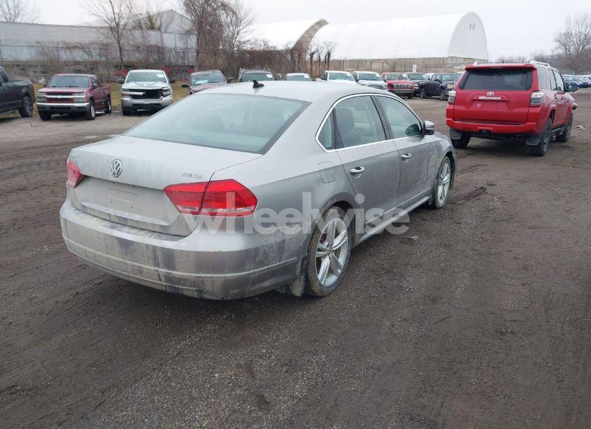 Photo 4 of 2013 Volkswagen Passat 2.0L TDI SE (VIN 1VWBN7A39DC055107)
