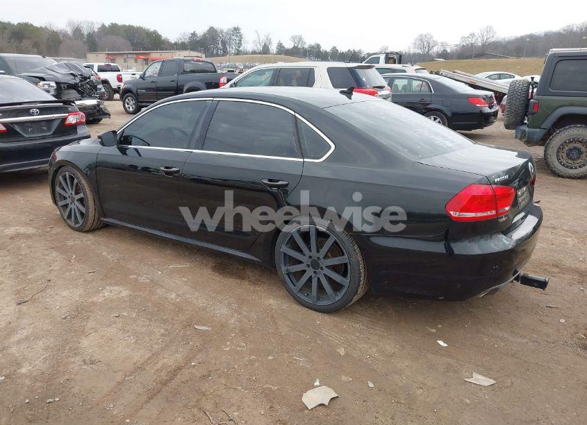 Photo 3 of 2013 Volkswagen Passat 2.0L TDI SE (VIN 1VWBN7A39DC069976)