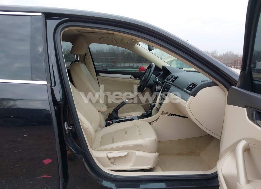 Photo 5 of 2013 Volkswagen Passat 2.0L TDI SE (VIN 1VWBN7A39DC069976)