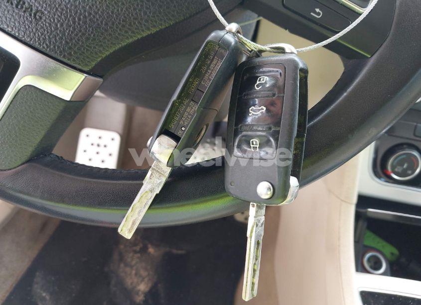 Photo 11 of 2013 Volkswagen Passat 2.0L TDI SE (VIN 1VWBN7A39DC077446)