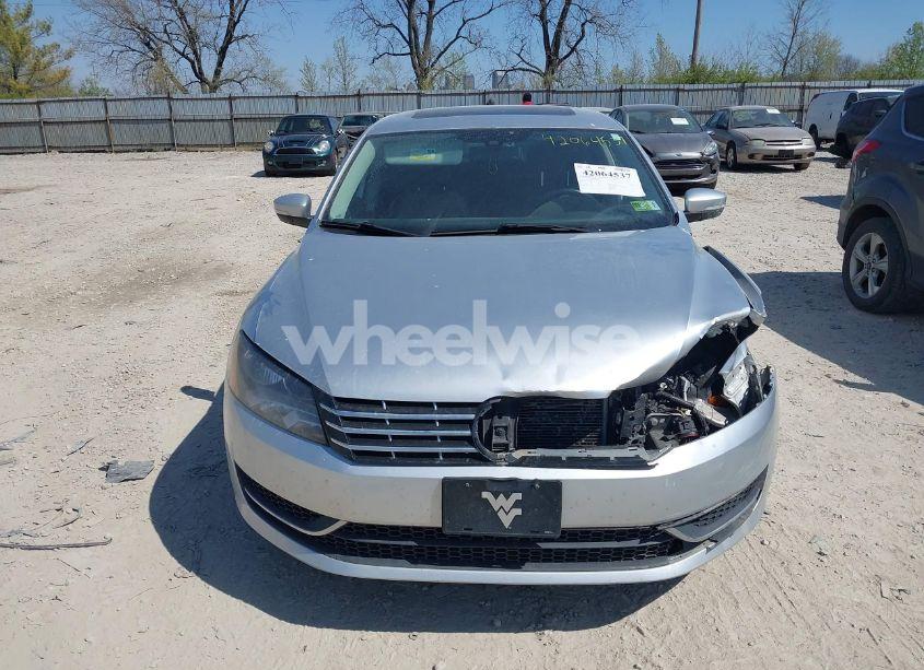Photo 12 of 2013 Volkswagen Passat 2.0L TDI SE (VIN 1VWBN7A39DC078905)