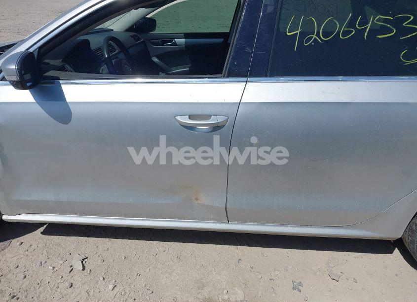 Photo 14 of 2013 Volkswagen Passat 2.0L TDI SE (VIN 1VWBN7A39DC078905)