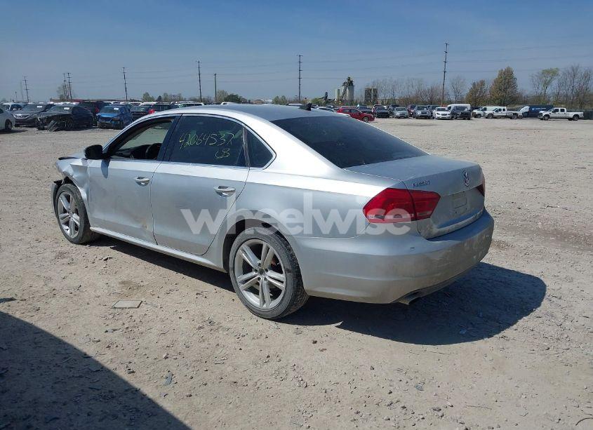 Photo 3 of 2013 Volkswagen Passat 2.0L TDI SE (VIN 1VWBN7A39DC078905)