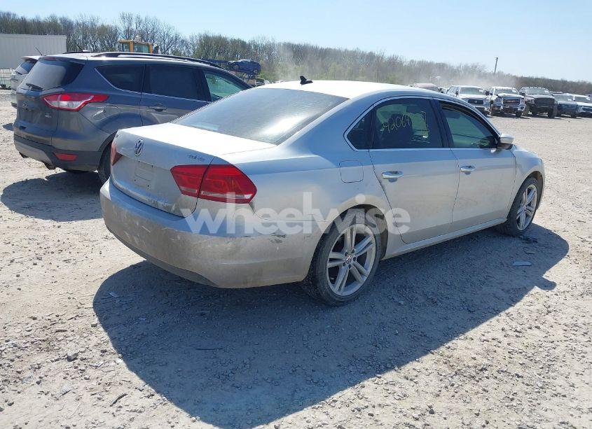 Photo 4 of 2013 Volkswagen Passat 2.0L TDI SE (VIN 1VWBN7A39DC078905)