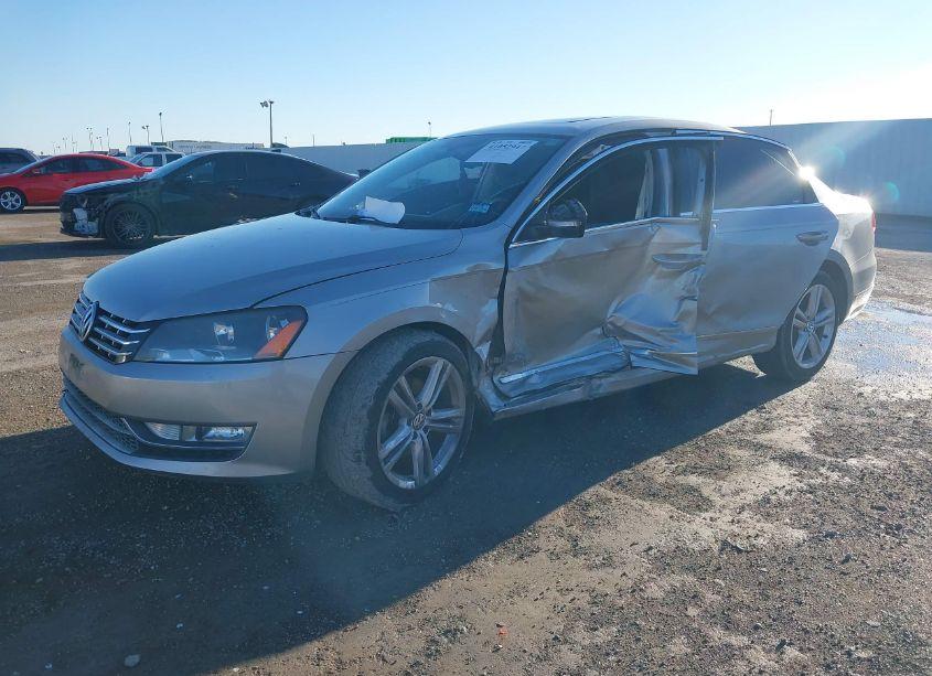 Photo 2 of 2013 Volkswagen Passat 2.0L TDI SE (VIN 1VWBN7A39DC093808)