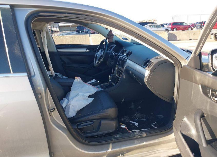 Photo 5 of 2013 Volkswagen Passat 2.0L TDI SE (VIN 1VWBN7A39DC093808)