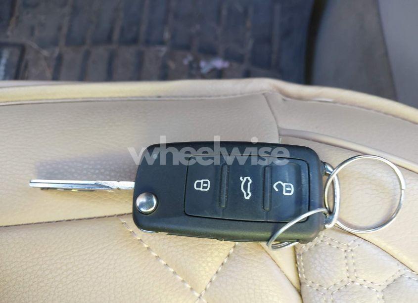 Photo 11 of 2013 Volkswagen Passat 2.0L TDI SE (VIN 1VWBN7A39DC129965)