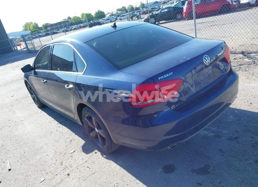 Photo 3 of 2013 Volkswagen Passat 2.0L TDI SE (VIN 1VWBN7A39DC129965)