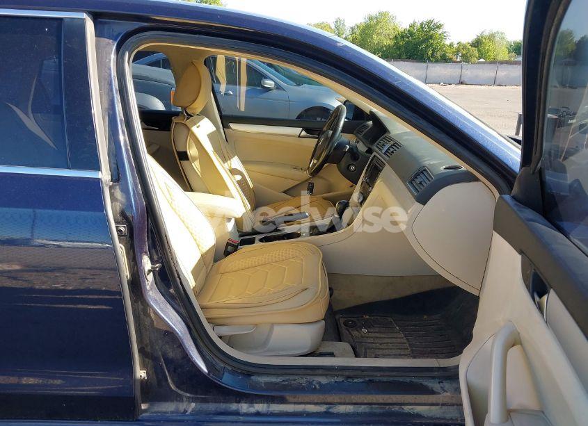 Photo 5 of 2013 Volkswagen Passat 2.0L TDI SE (VIN 1VWBN7A39DC129965)