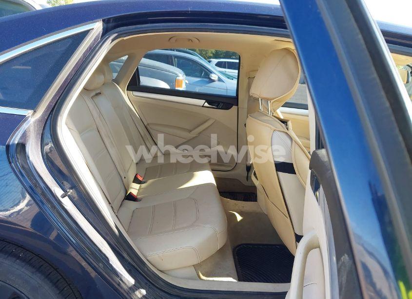 Photo 8 of 2013 Volkswagen Passat 2.0L TDI SE (VIN 1VWBN7A39DC129965)