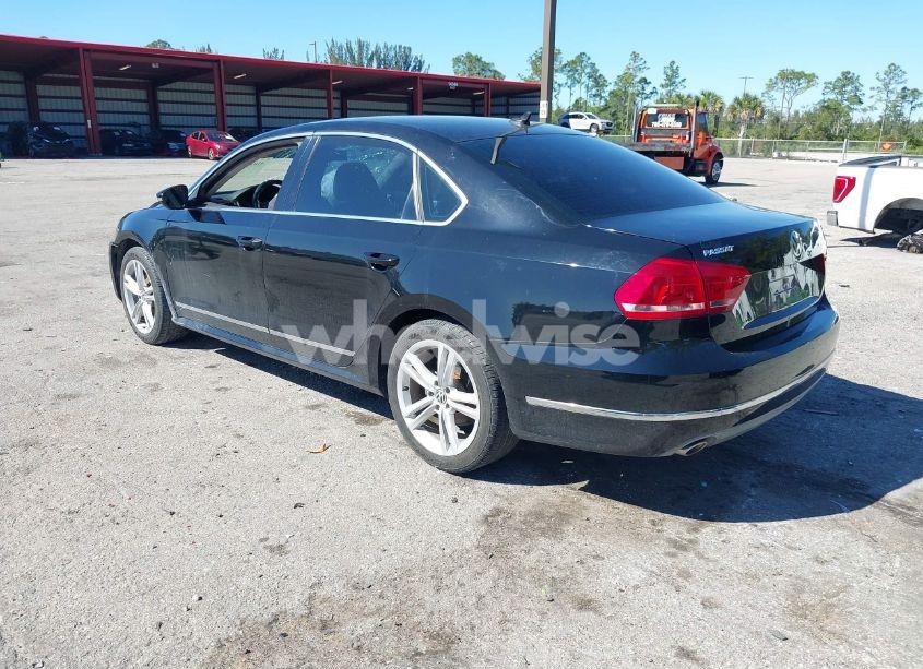 Photo 3 of 2012 Volkswagen Passat 2.0L TDI SE (VIN 1VWBN7A3XCC086400)