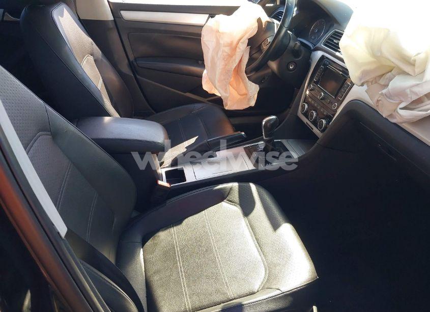 Photo 5 of 2012 Volkswagen Passat 2.0L TDI SE (VIN 1VWBN7A3XCC086400)