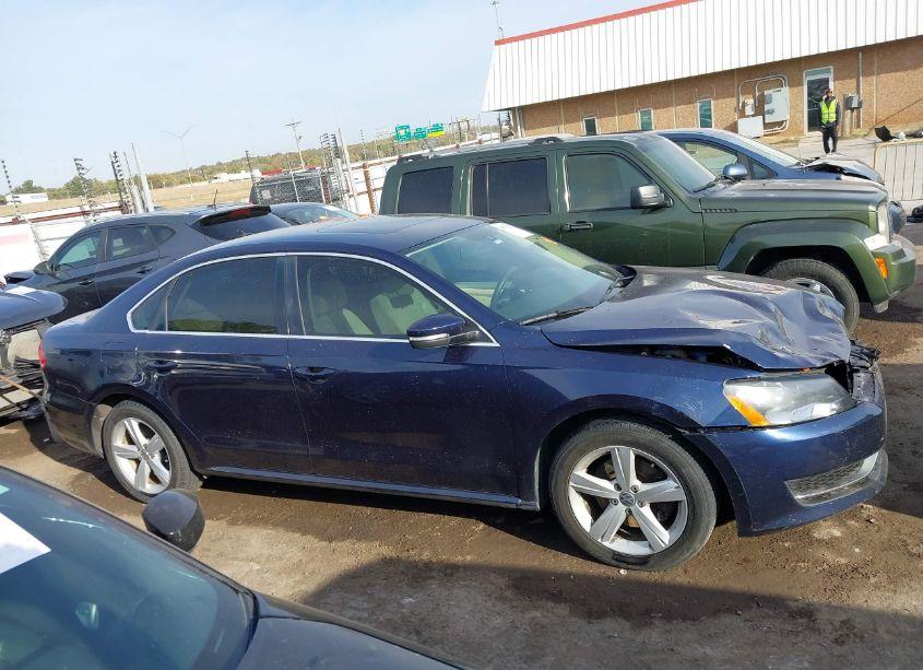 Photo 13 of 2013 Volkswagen Passat 2.0L TDI SE (VIN 1VWBN7A3XDC053057)