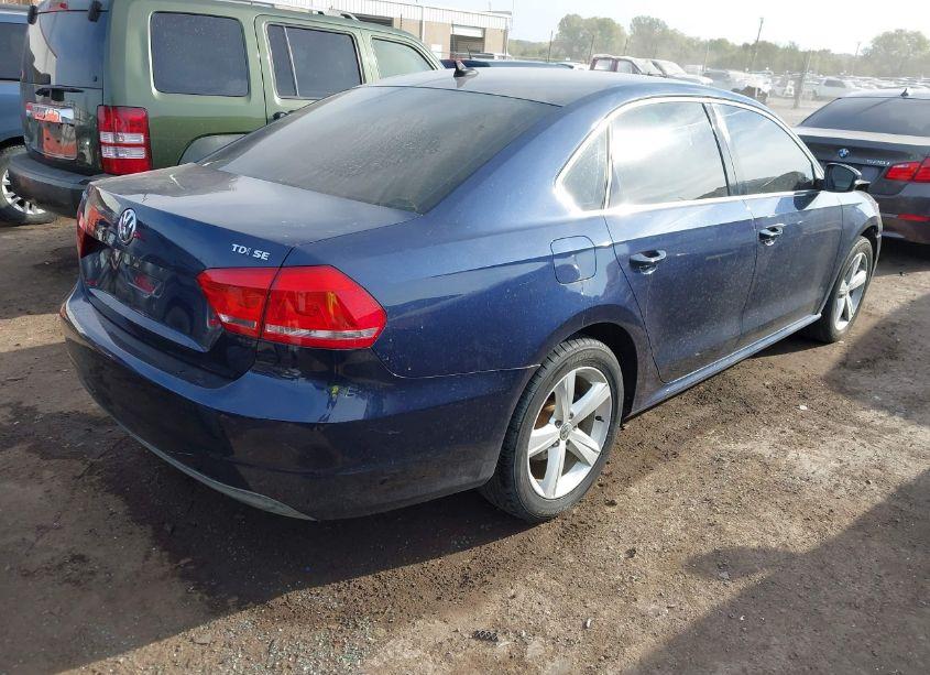 Photo 4 of 2013 Volkswagen Passat 2.0L TDI SE (VIN 1VWBN7A3XDC053057)