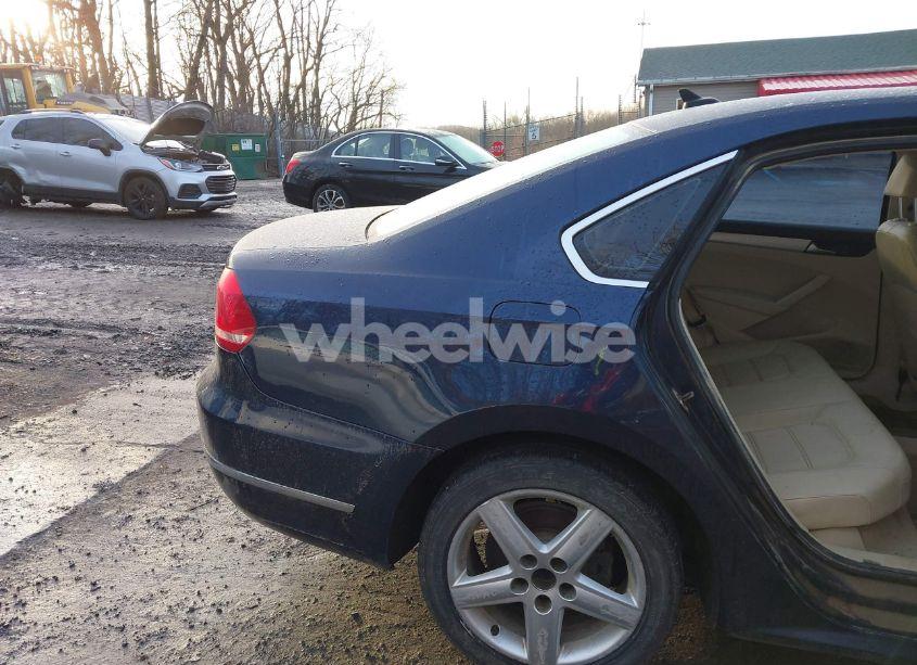 Photo 12 of 2013 Volkswagen Passat 2.0L TDI SE (VIN 1VWBN7A3XDC083546)