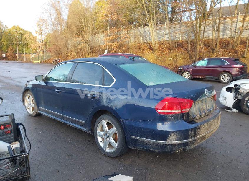 Photo 3 of 2013 Volkswagen Passat 2.0L TDI SE (VIN 1VWBN7A3XDC083546)