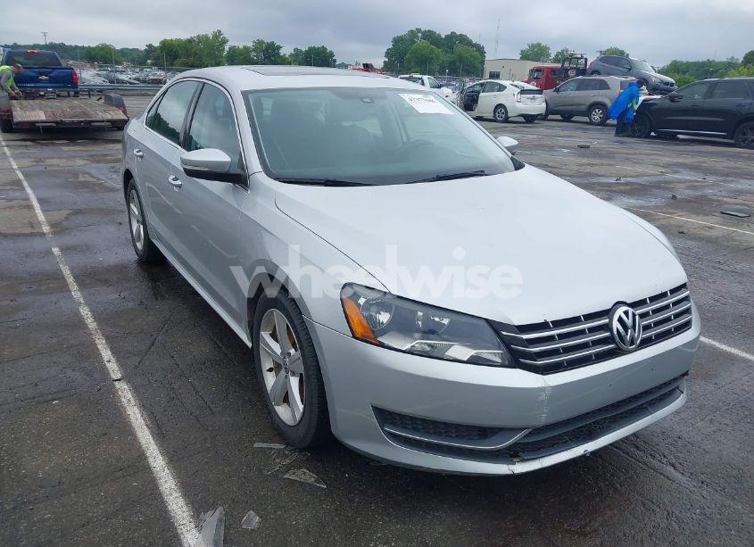 2013 Volkswagen Passat 2.0L TDI SE (VIN 1VWBN7A3XDC120658) main photo