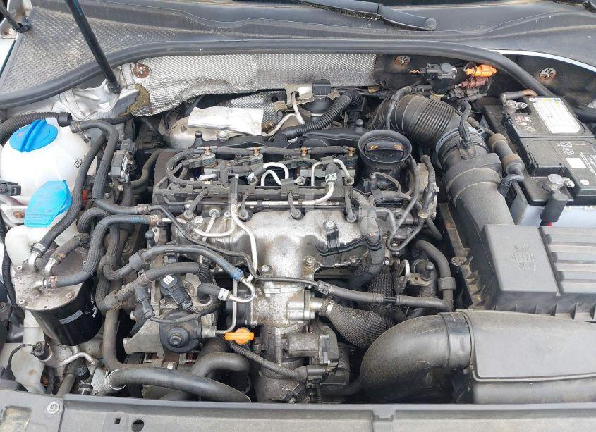 Photo 10 of 2013 Volkswagen Passat 2.0L TDI SE (VIN 1VWBN7A3XDC120658)