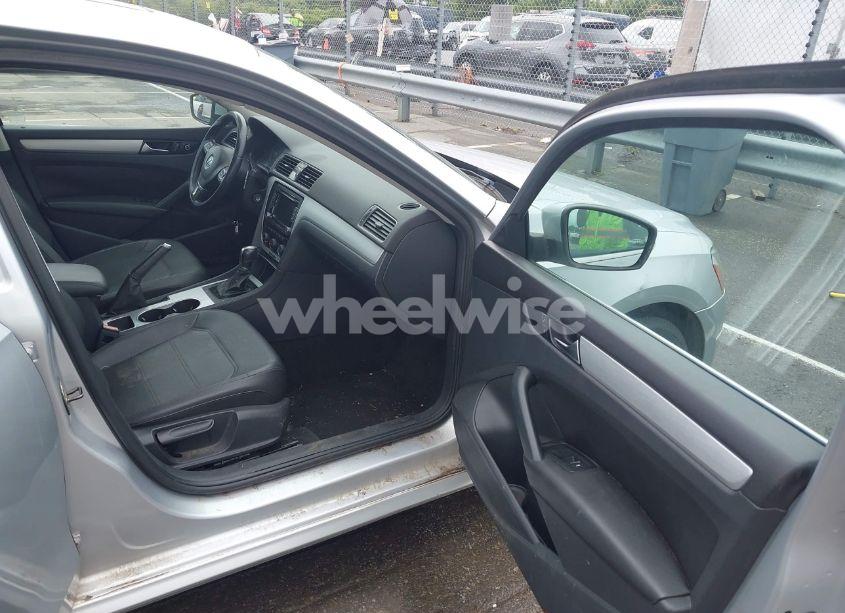 Photo 5 of 2013 Volkswagen Passat 2.0L TDI SE (VIN 1VWBN7A3XDC120658)