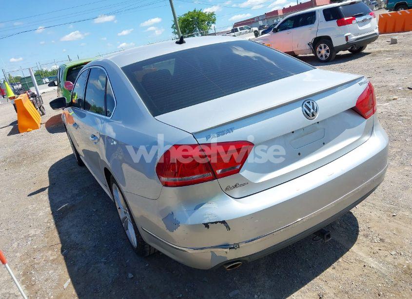 Photo 3 of 2014 Volkswagen Passat 2.0L TDI SE (VIN 1VWBN7A3XEC001459)