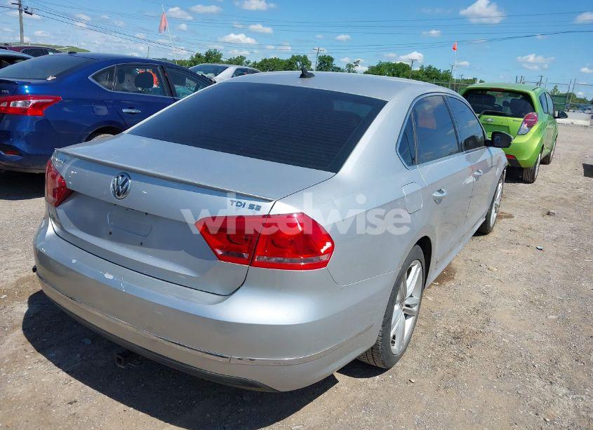 Photo 4 of 2014 Volkswagen Passat 2.0L TDI SE (VIN 1VWBN7A3XEC001459)