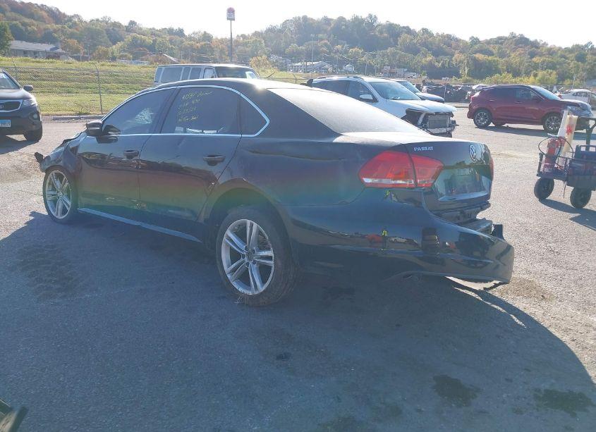Photo 3 of 2014 Volkswagen Passat 2.0L TDI SE (VIN 1VWBN7A3XEC058874)