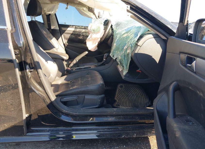 Photo 5 of 2014 Volkswagen Passat 2.0L TDI SE (VIN 1VWBN7A3XEC058874)