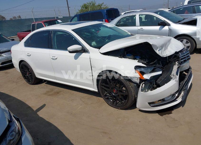 2014 Volkswagen Passat 2.0L TDI SE (VIN 1VWBN7A3XEC068708) main photo